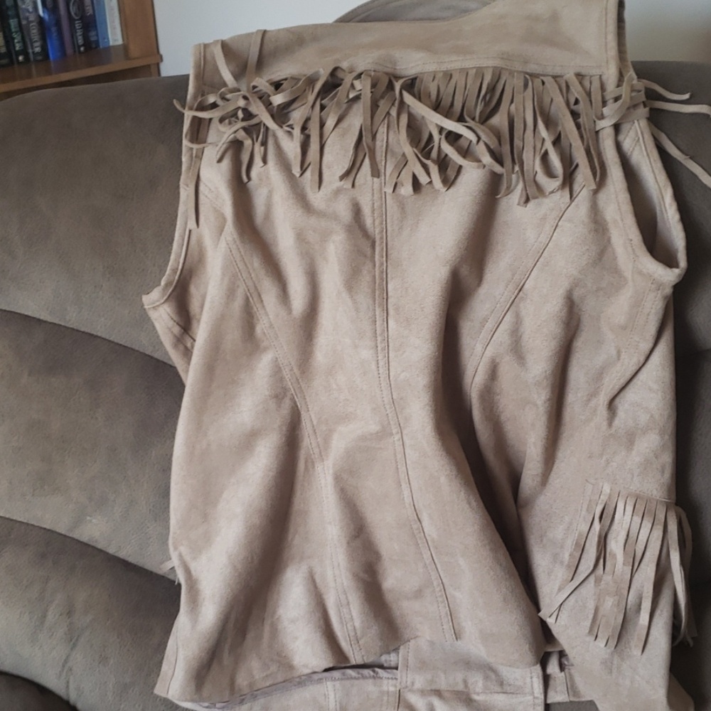 Suede vest - Picture 2 of 2